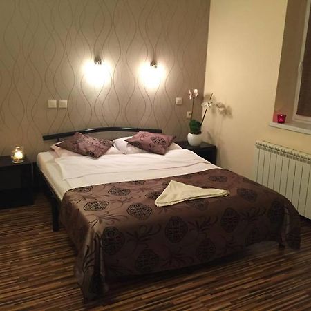 Maluch Hotell Tarczyn Exteriör bild