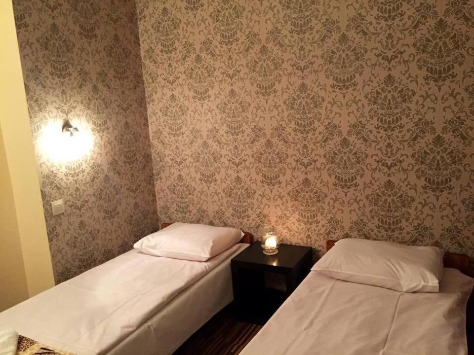 Maluch Hotell Tarczyn Exteriör bild