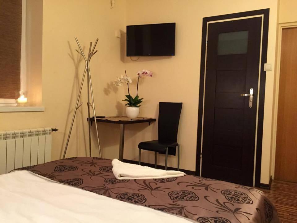 Maluch Hotell Tarczyn Exteriör bild